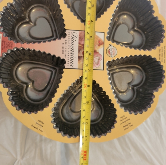 Wilton Dimensions 6 Mini Heart Cake Pan Bakeware Cast Heavy Aluminum- SET OF 2 - Picture 13 of 13
